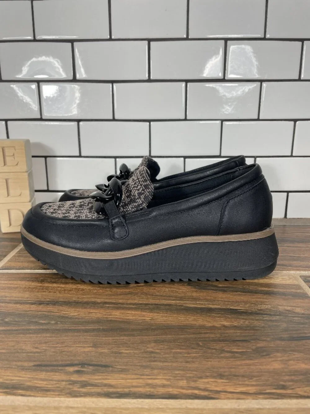 Clarks Zylah May Shoes Womens Size 7 Black Leather Combi Comfort Chain Loafers